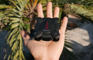 El drone Eachine E55 cabe en la palma de tu mano